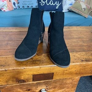 Tom’s Black Suede Wedge Bootie, size 7